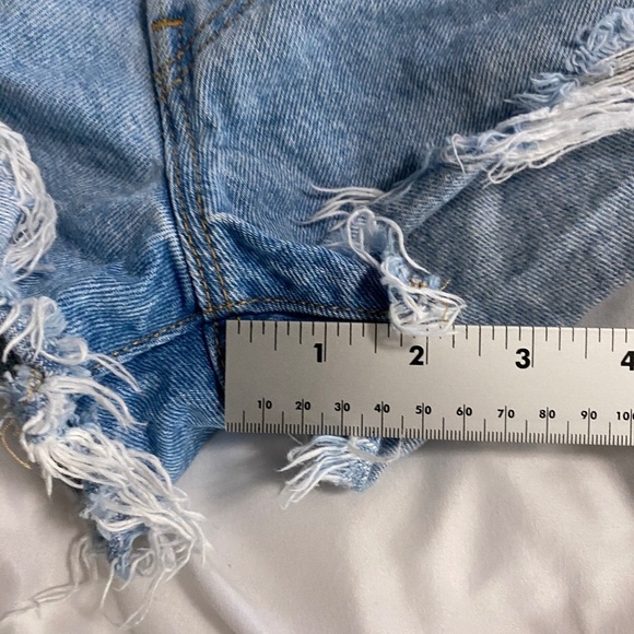 WOMEN'S LEVI'S PREMIUM 501 CUT OFF DENIM SHORTS 31 - Picture 6 of 6